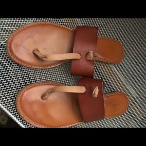 Saddleback thong sandals Size 9